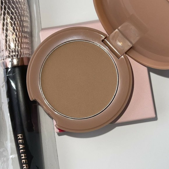 Hanalei Beauty Matte Bronzer, REAL HER BRUSH, & YC COLLECTION BLUSH BUNDLE - Picture 5 of 8